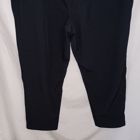 NWT Womens Fabletics Fundamental 4 Way Stretch Black Pants Size 2X 2XL XXL - Picture 7 of 12